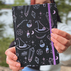 Notizbuch Crystal Witch – A5 Hexenbuch mit Kristallmotiv