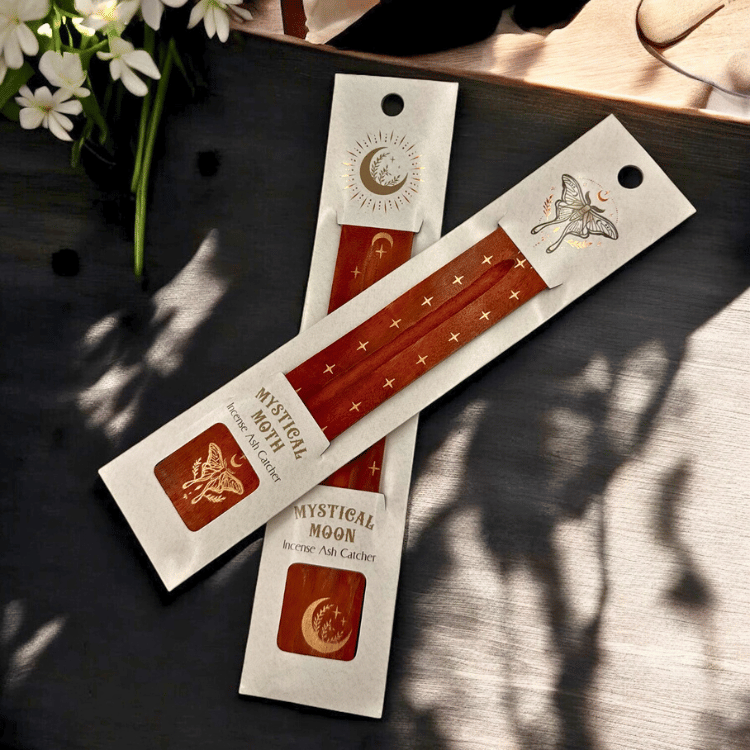 Räucherstäbchenhalter Holz – Spirituelle Motive: Halbmond oder Mond-Motte