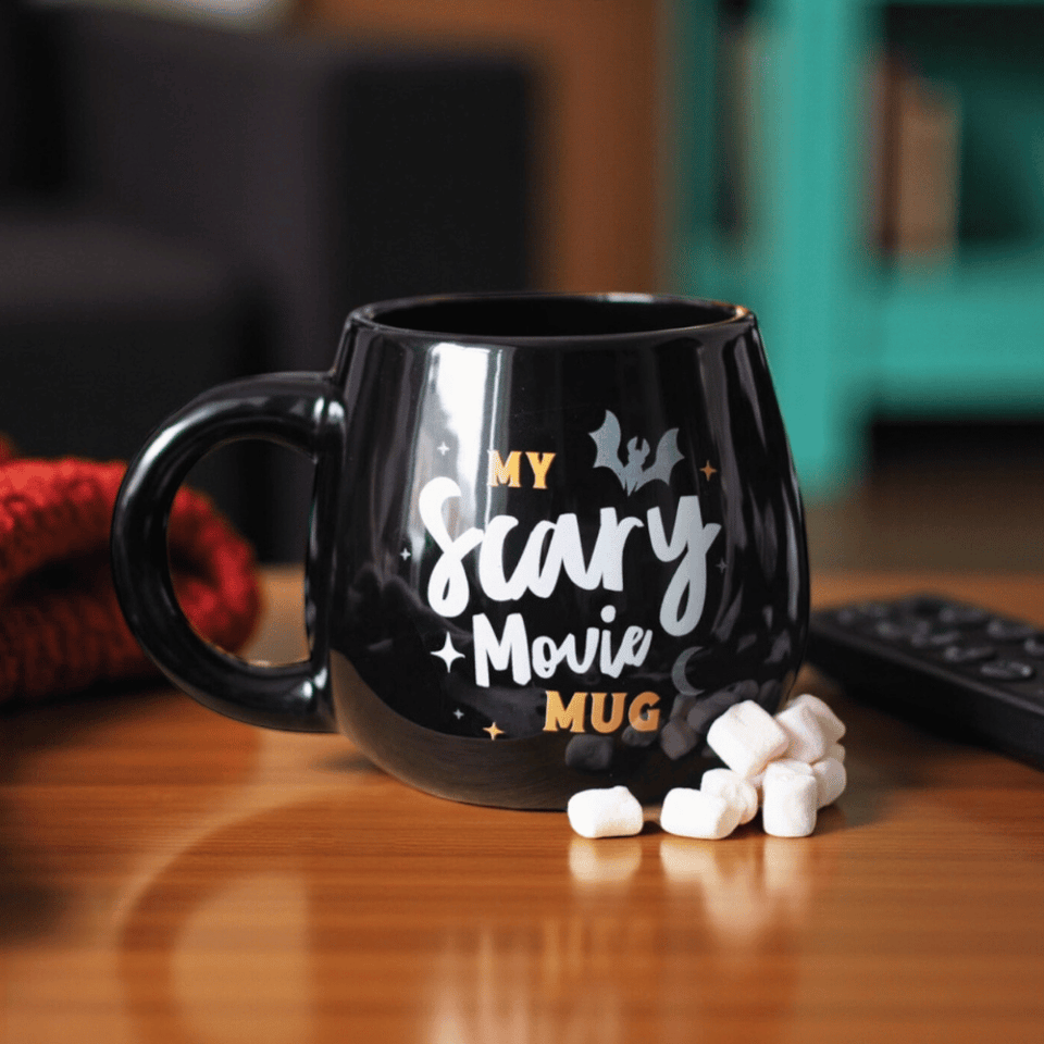 My Scary Movie XL Tasse – schwarzes Hexen-Design