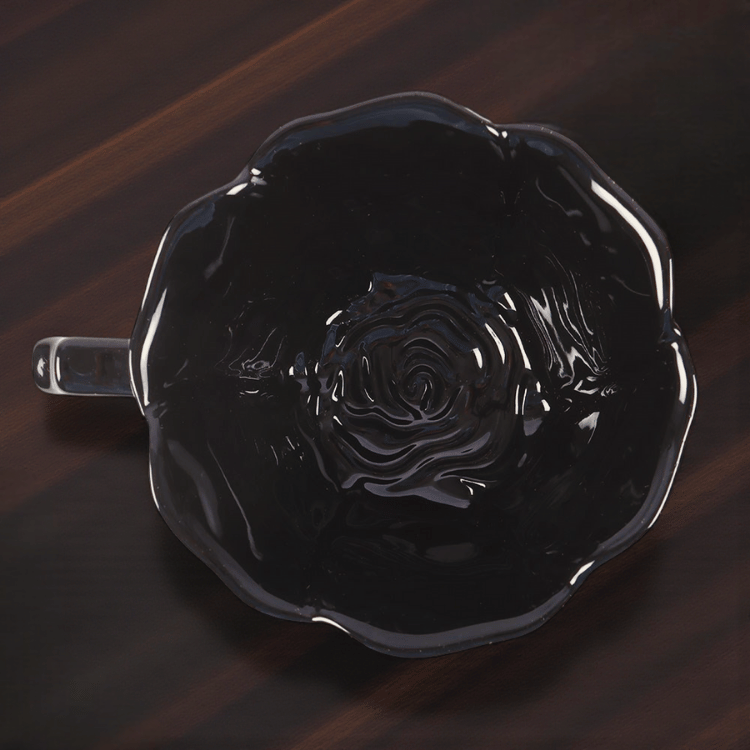 Schwarze Rosen-Teetasse mit Untertasse – Gothic Keramikbecher