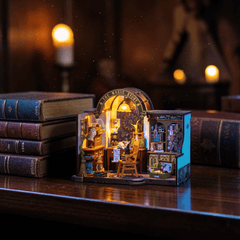 The Magic Study Book Nook Bausatz mit LED