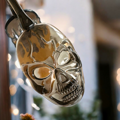 Skelett-Salatbesteck – spooky Greifzange im Knochen-Design