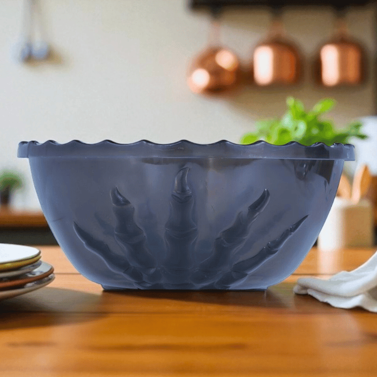 Skelett-Schüssel – schwarze XL Servierschale mit Knochenhand-Prägung