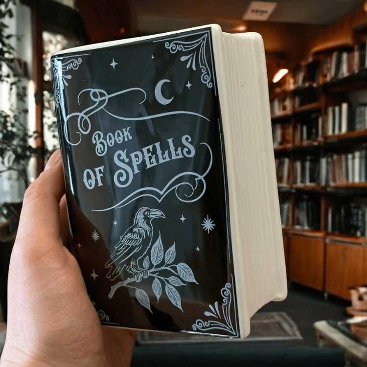 Spellbook Vase – Keramik Zauberbuch für Blumen & Summerween-Vibes
