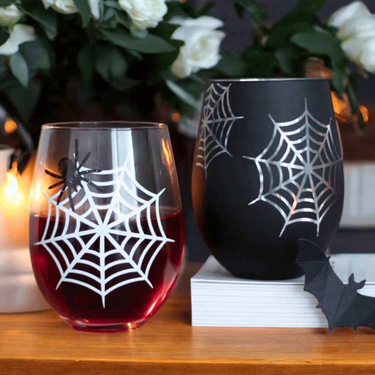 Spinnennetz Gläser-Set – Für düstere Drinks & witchy Tischdeko