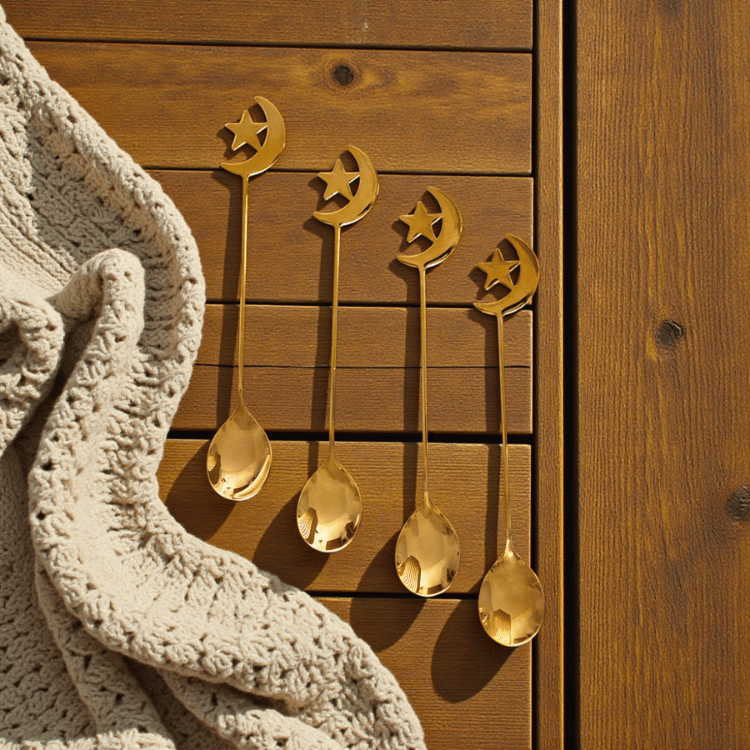 Teelöffel mit Stern- und Mondmotiv – 4er Set aus Metall