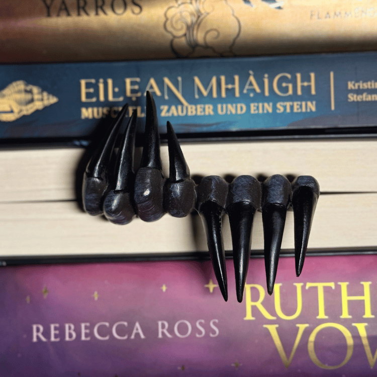 Teufelshand Lesezeichen – Gruselige Buchdeko aus Kunstharz