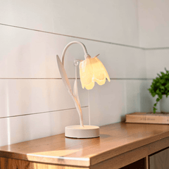 LED Tischlampe Blume – Florale Tischleuchte mit einer Blüte in Creme