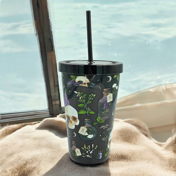 Trinkbecher mit Strohhalm – Witchy Design für unterwegs
