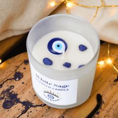 Duftkerze Weißer Salbei – Allsehendes Auge mit Sodalith Kristallsplittern