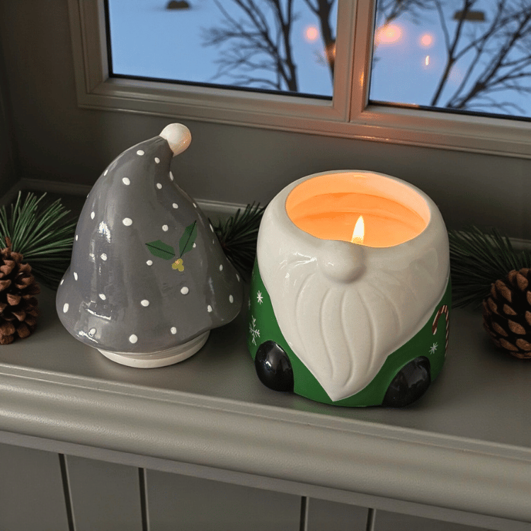 Wichtel Kerze – Weihnachtswichtel mit Duft nach Winterbeeren oder Tannenzweigen