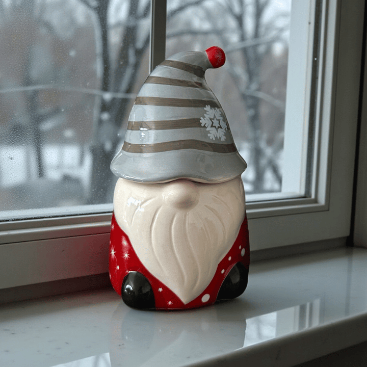 Wichtel Kerze – Weihnachtswichtel mit Duft nach Winterbeeren oder Tannenzweigen