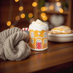 Wintertasse Lebkuchenhaus mit Zuckerstangen-Henkel – XXL Tasse 500 ml