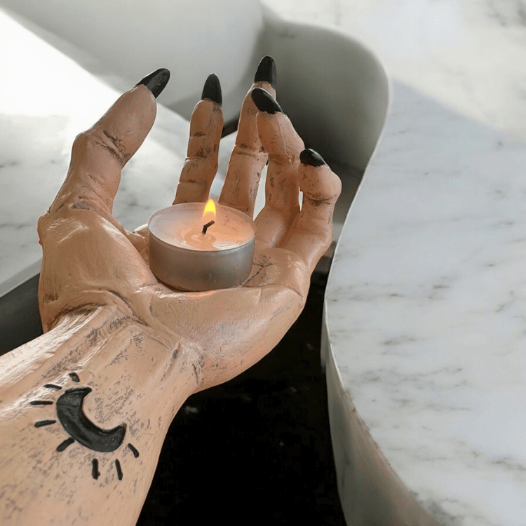 Witch Hand – Kerzenhalter in Hexenhand-Optik