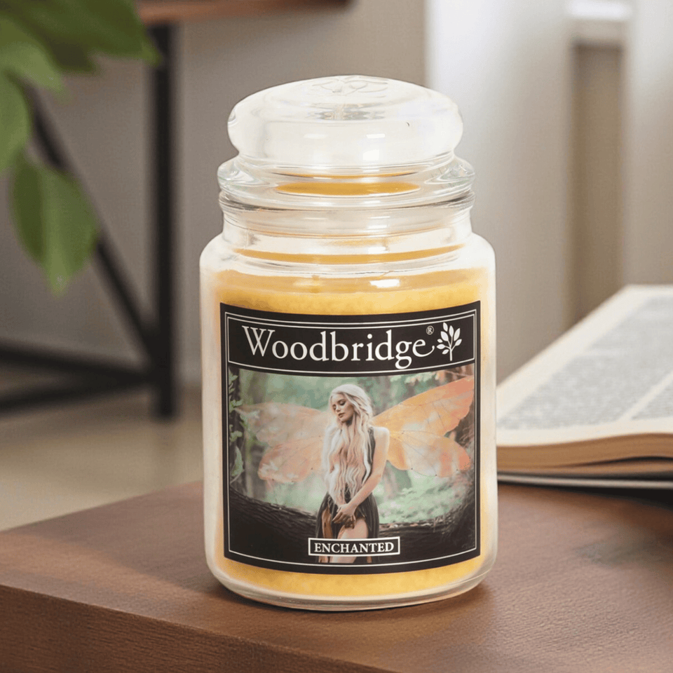 XL Woodbridge Duftkerze Enchanted – Himbeere, Jasmin, Moschus