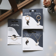 Yin & Yang Partner Schmuck – Armband, Halskette oder Schlüsselanhänger für Verbundenheit & Balance