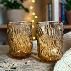 Trinkglas mit Kürbisrelief – Herbstglas